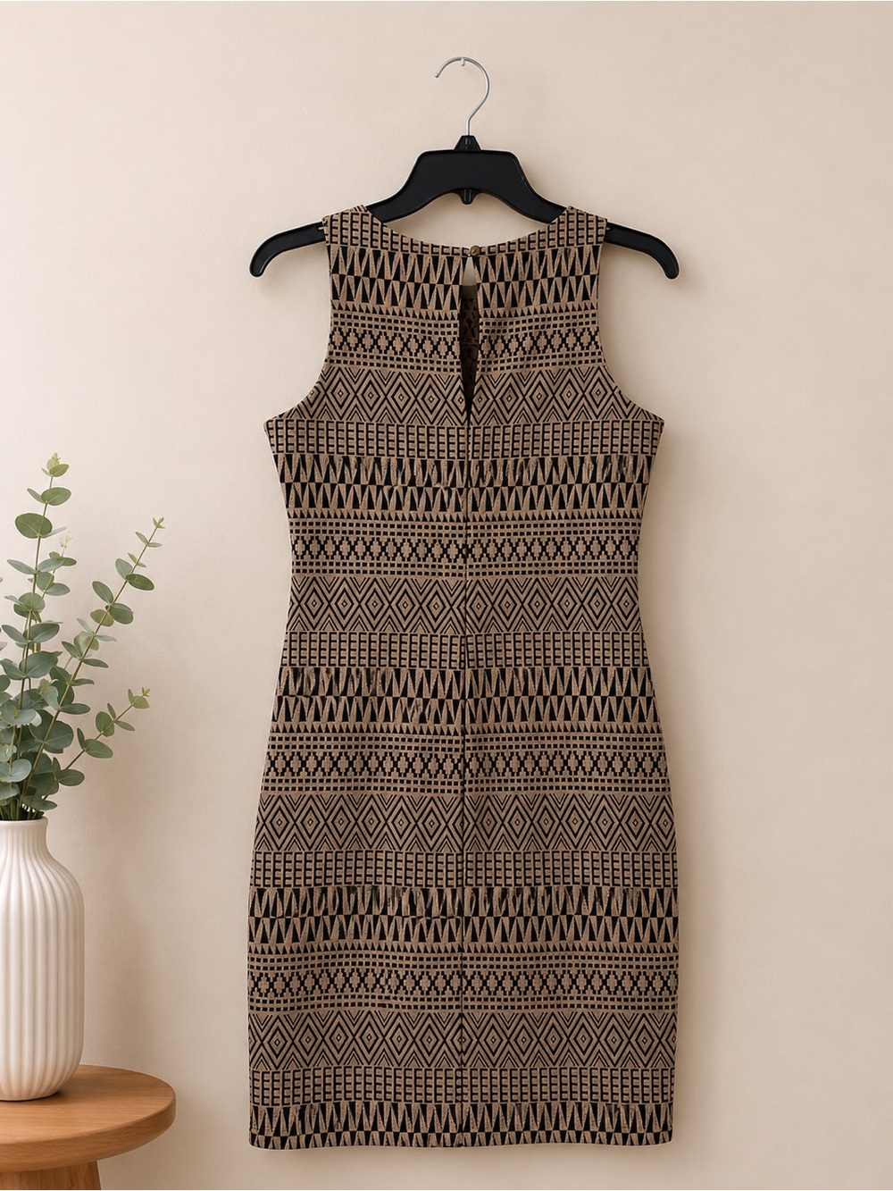 Emerald Sundae Beige & Black Geometric Bodycon Dress Medium NWOT - Picture 4 of 5